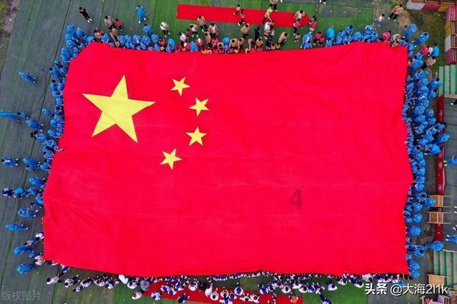 广州白云山景区玩飞索被困高空派出所回应紧急救援措施