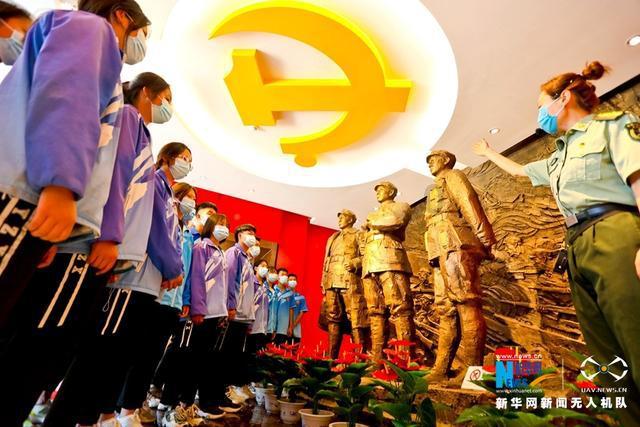 火箭两新秀无缘全明星周末，10+7前锋发推质疑，暗示联盟自砸招牌